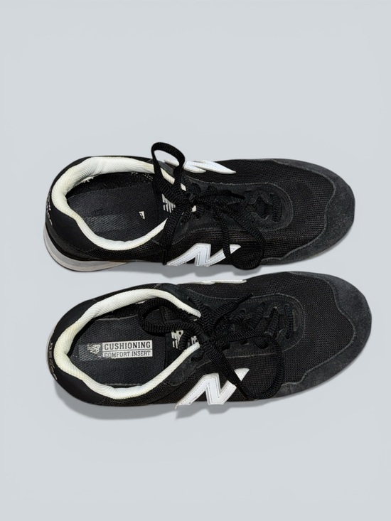 New Balance 515 Black White Sneakers - Picture 3 of 5